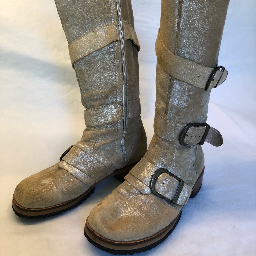 Boutique tan gold metallic boots. Knee high 8M